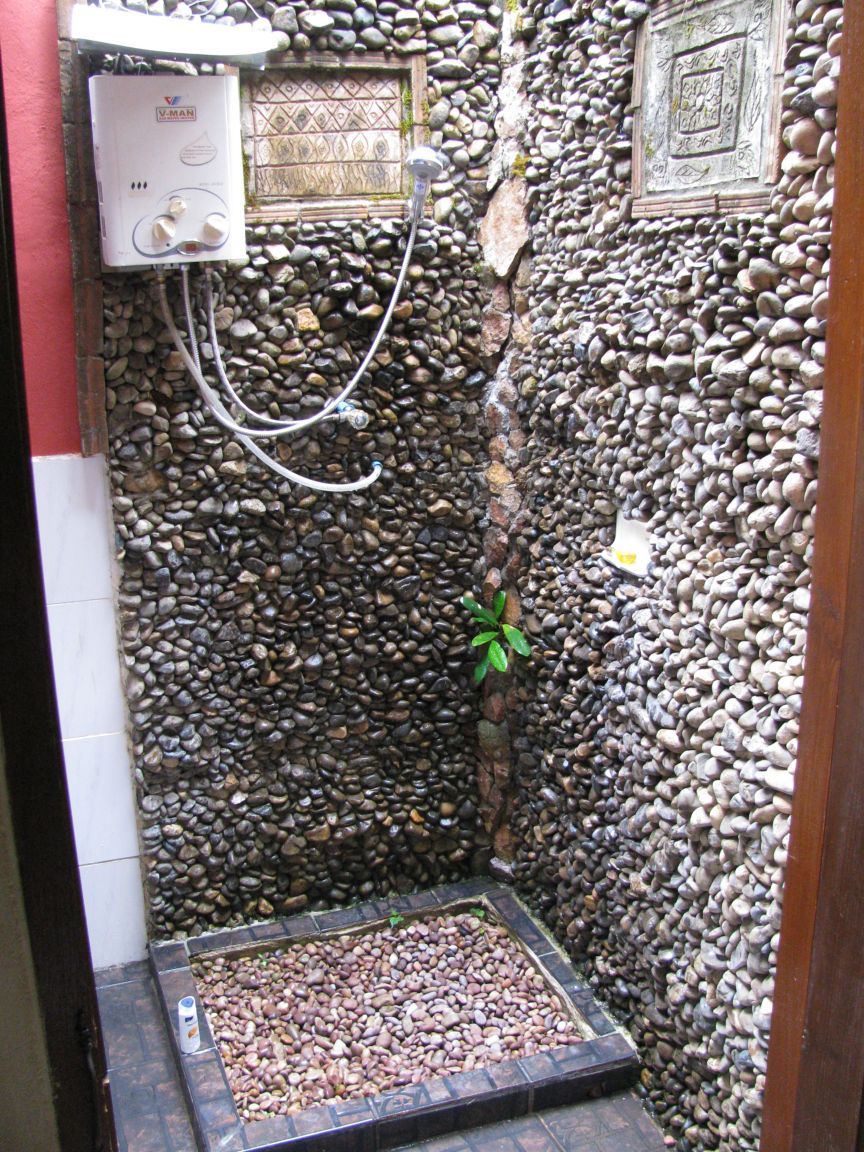 Outdoor Showers Can Make You Feel Cool In The Hot Summer Pouted