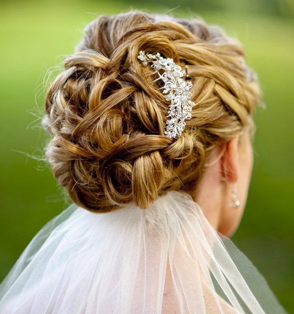 http://www.pouted.com/wp-content/uploads/2013/10/Updo-Wedding-Hairstyles-1-071513.png
