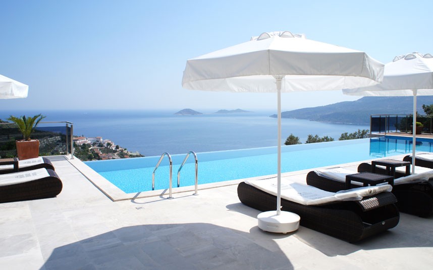 swimming-pool-4 The Most Beautiful 10 Swimming Pools and Luxury Homes in The World