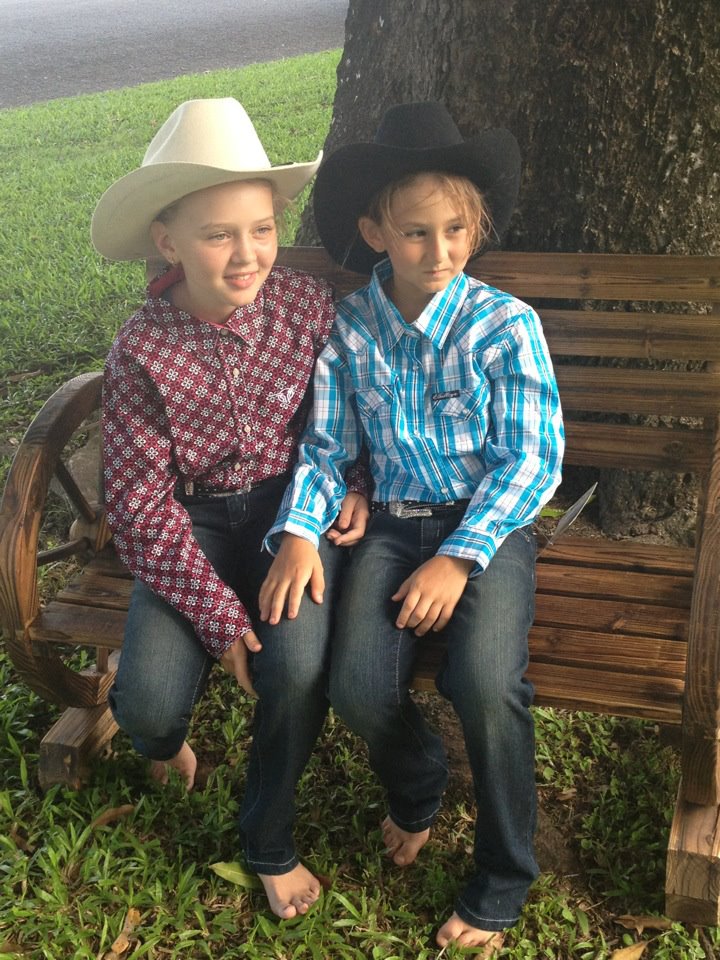 Countryside Life Will Be Enjoyable, If You Choose Suitable Clothing 4 Countryside Life