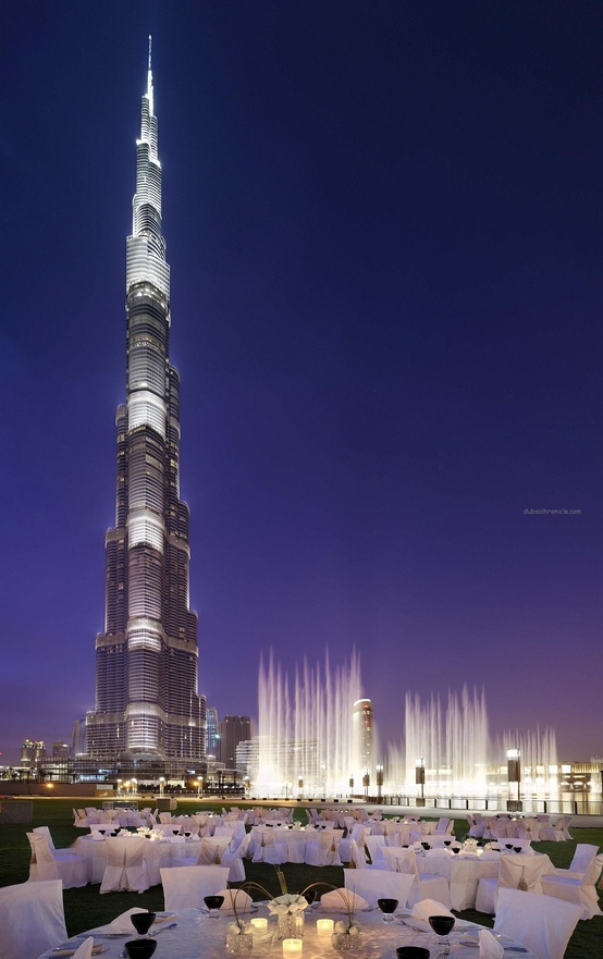 dubais burj khalifa building tallest in the world