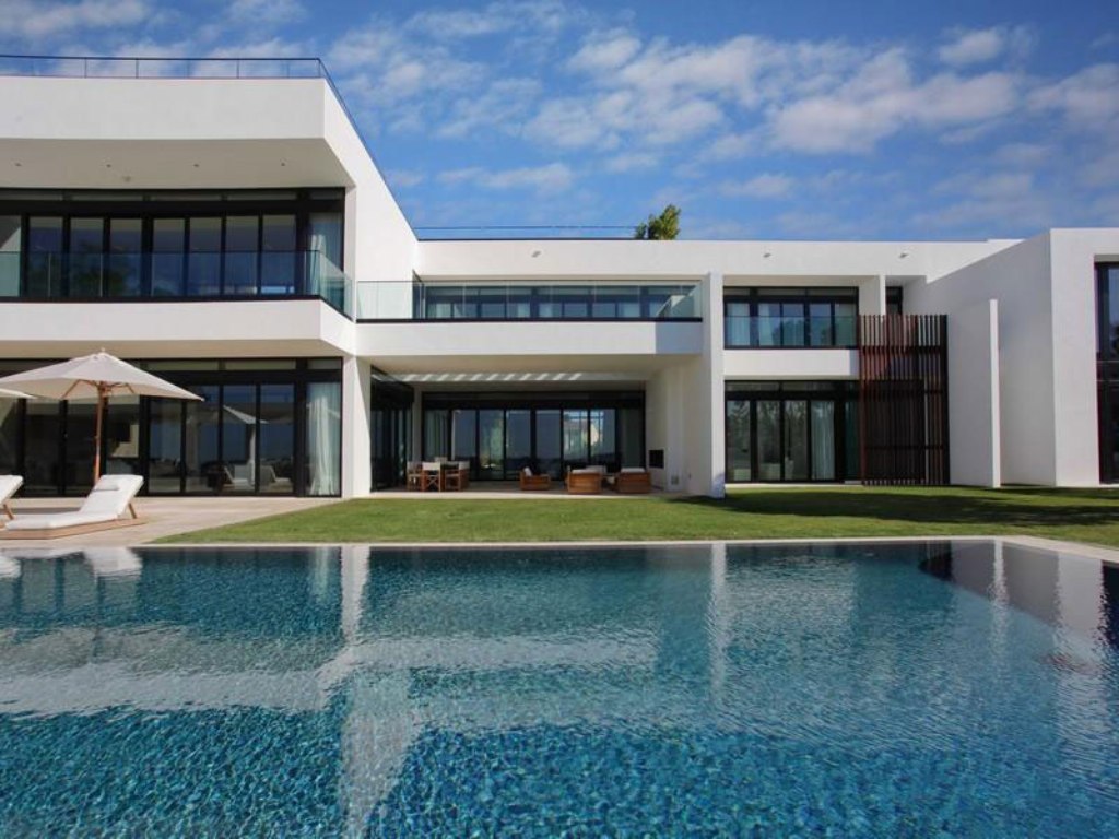 Yankees' Alex Rodriguez Puts Miami Waterfront Home on Market for $38 Million