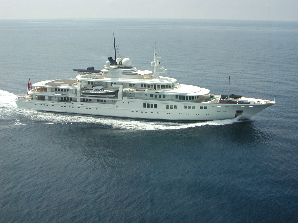 Paul-Allen-Tatoosh-Yacht-2 15 Most luxurious Yachts in The World