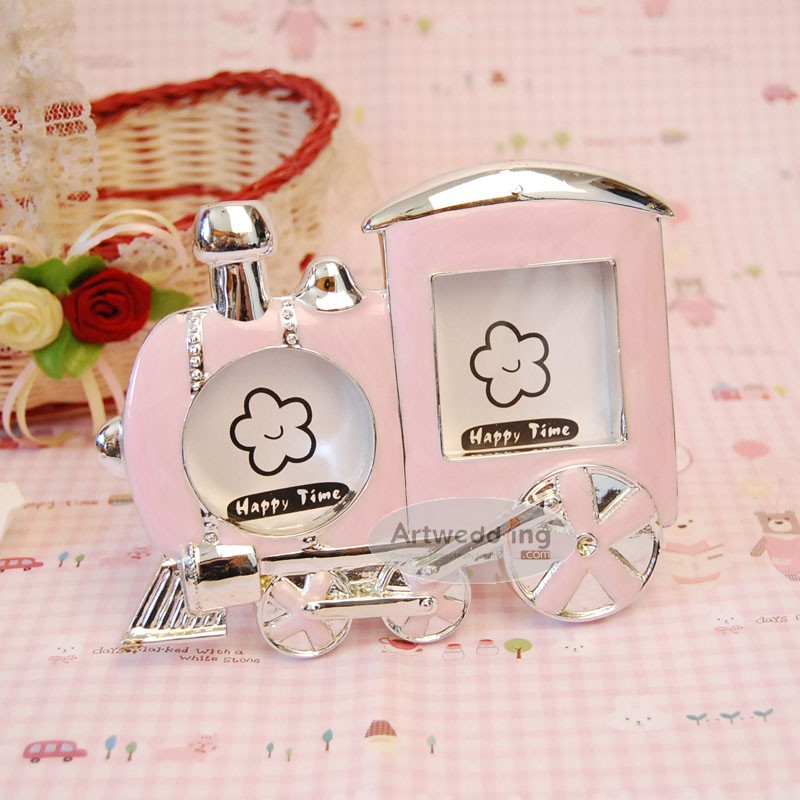 20 unique wedding giveaways ideas 87 Pink-Baby-Train-Polyresin-Photo-Frame-Favor