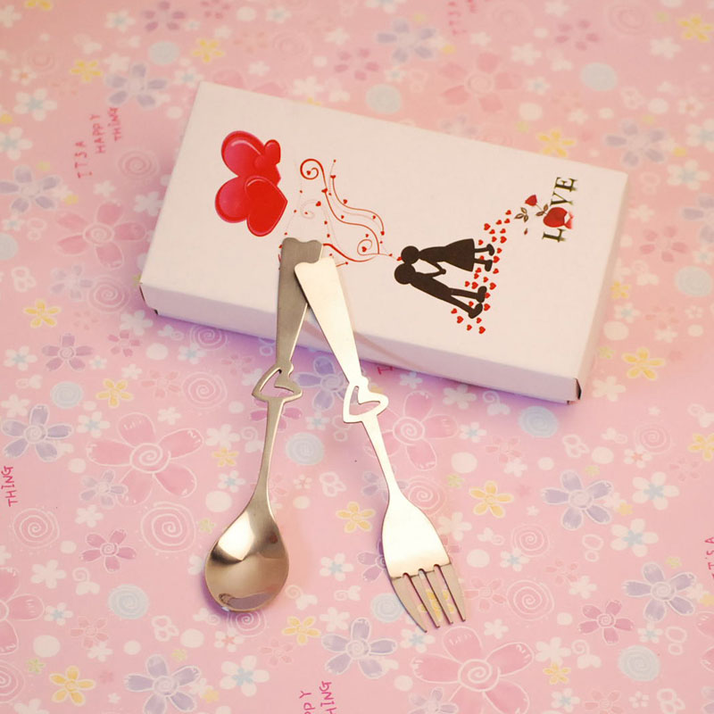 Silver-Spoon-and-Fork-Set-with-Heart-Design-for-Wedding-Gift-Purpose