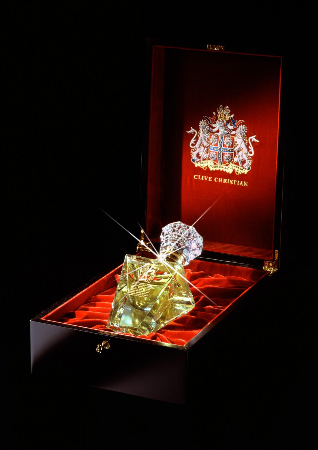 clive-christian-no-1-perfume-imperial-majesty-edition-photo-1 10 Most Expensive Perfumes for Women in The World