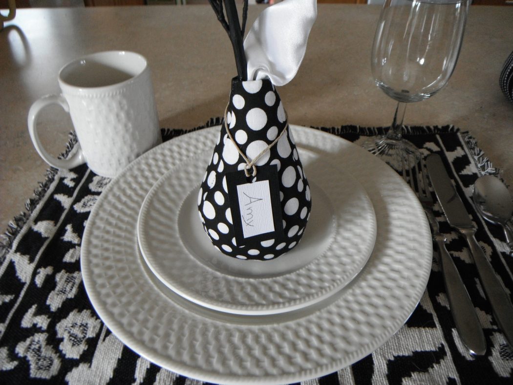 il_fullxfull.290433441 25 Elegant Black And White Dining Room Designs