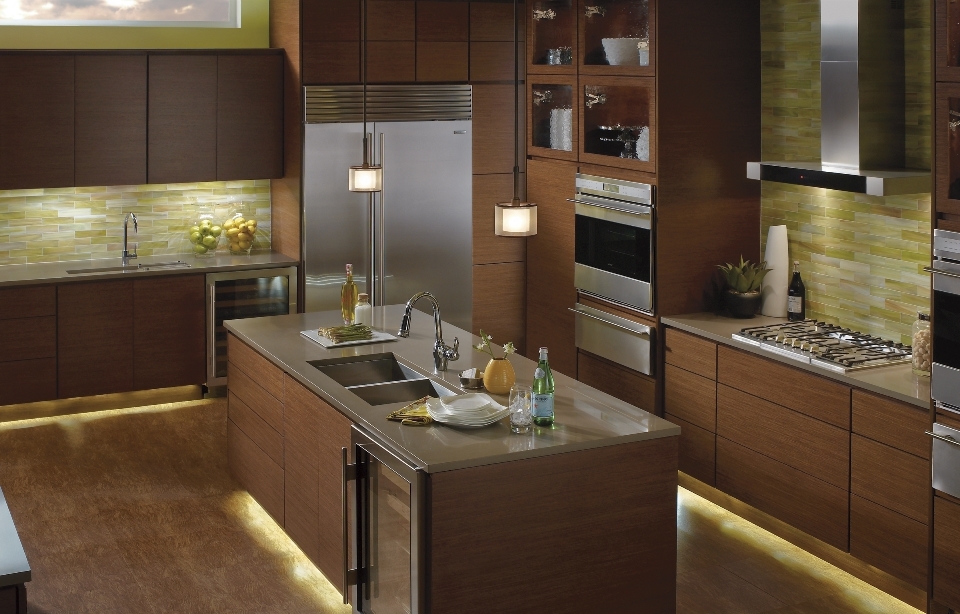 led-lighting-kitchencabinetandfloorlighting960x6141 LEDs 10 uses in Architecture