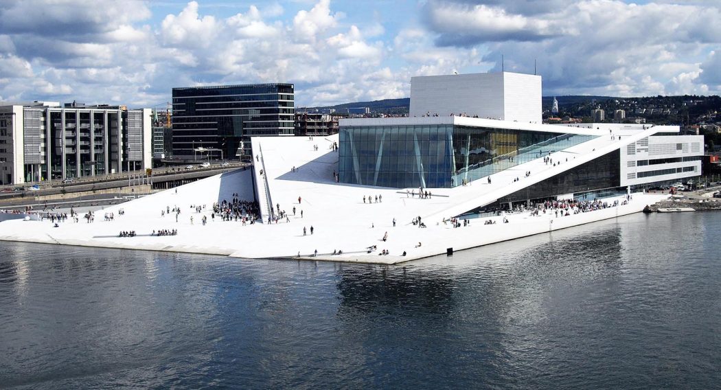 Top 10 Most Expensive Cities in The World 38 Operaen sett fra luften. Foto: birdseyepix.com/Christopher Hagelund.