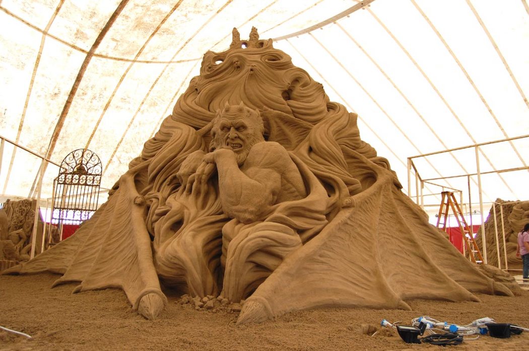 Learn How to Make Sand Art By Following These Easy Steps 23 sculpture