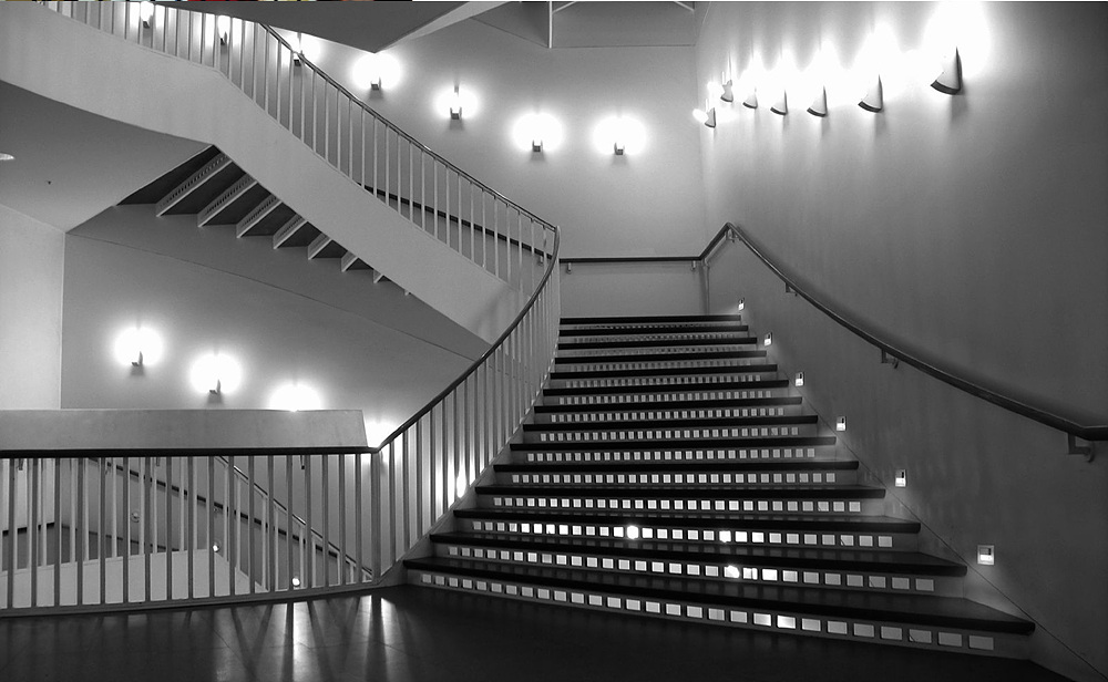 stair7 LEDs 10 uses in Architecture