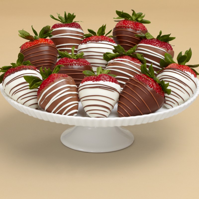strawberries 35 Most Mouthwatering Romantic Chocolate Gifts