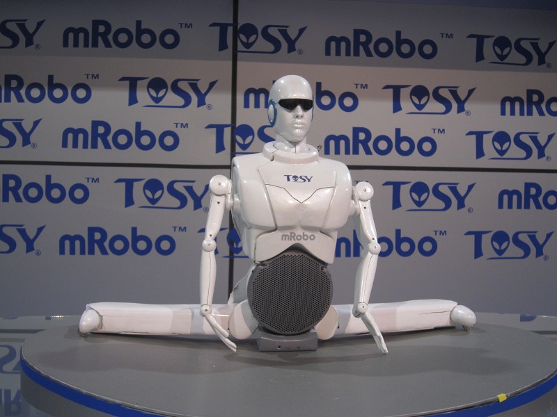 tosy-mrobo-2 Are you stressed? Watch these Robots Dancing Gangnam Style