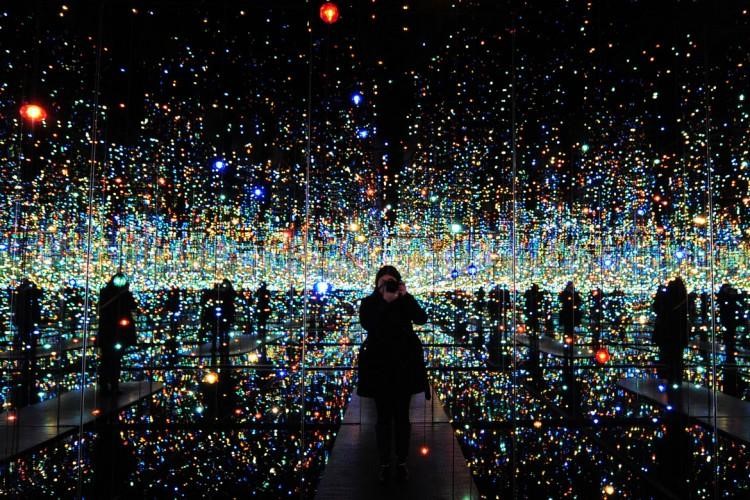 Infinity Mirrored Room 10 Most Inspiring Installations Around The World - 6