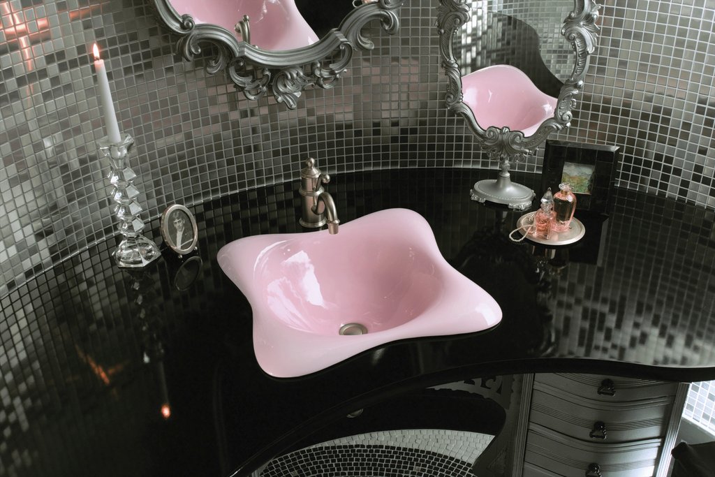 colors-make-a-bold-bathroom Fabulous And Stunning Colorful Bathrooms to Renew Yours