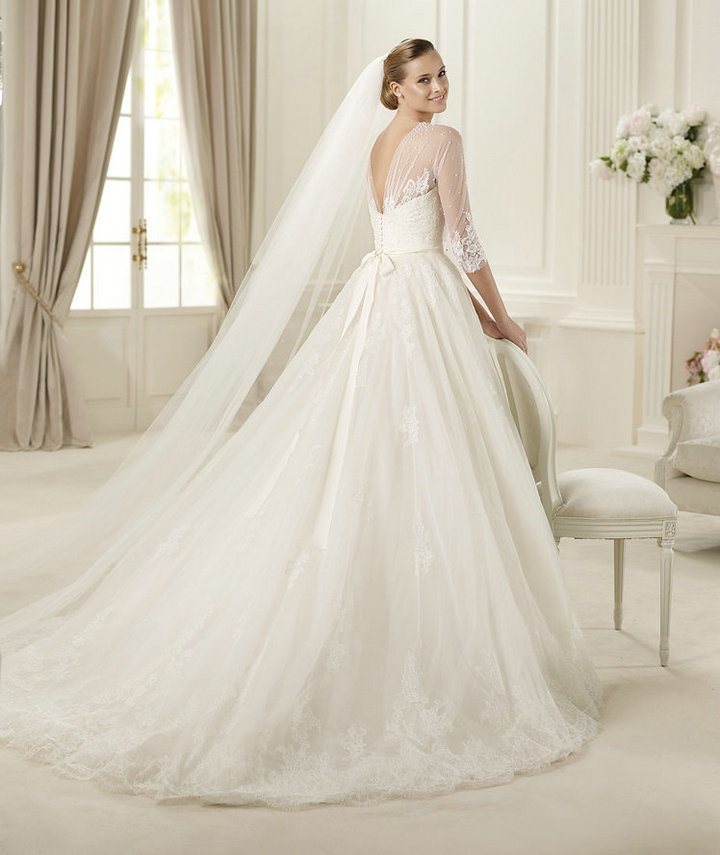 Free-Shipping-Ball-Gown-Ivory-Tulle-Lace-Long-Sleeve-Bridal-Wedding-Dresses-With-Long-Train-2013.