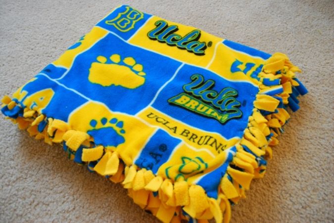 UCLA-blanket