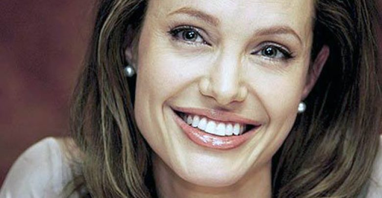 angelina jolie The Secret of Angelina Jolie's Double Mastectomy Is Now Revealed - Angelina 1