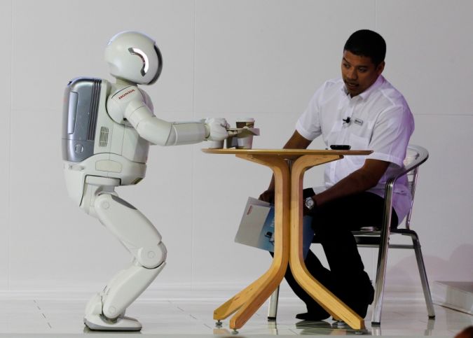 asimo-the-humanoid-robot-RTR2SB41
