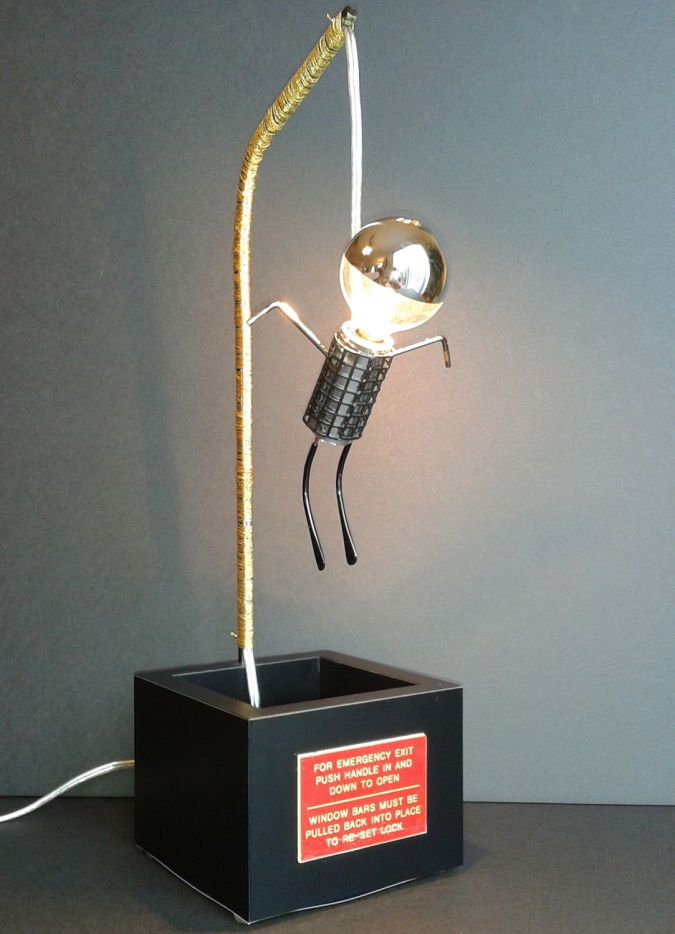 hanged-robot 35 Amazing Robo Lamps for Your Children's Room
