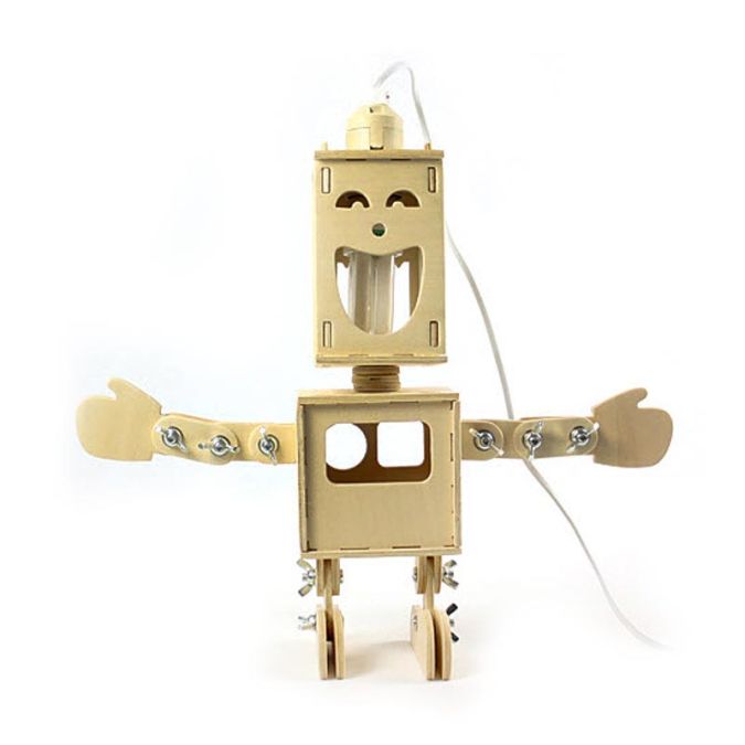 panmomo_geekcook-wooden-robot-lamp