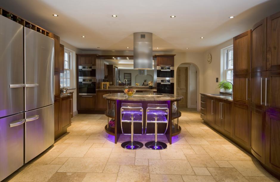 quecbec_walnut_curved_davis_midgham Frugal And Stunning kitchen decoration ideas