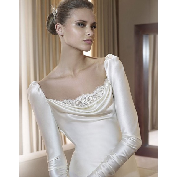 simple-long-sleeve-winter-wedding-dress 70 Breathtaking Wedding Dresses to Look like a real princess