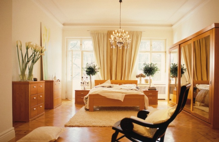 Fabulous and Breathtaking Bedroom Designs 14 2013-big-bedroom-with-rocking-chair