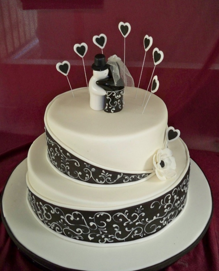 50 Mouthwatering and Wonderful Wedding Cakes 26 Black-and-White-Wedding-Cakes