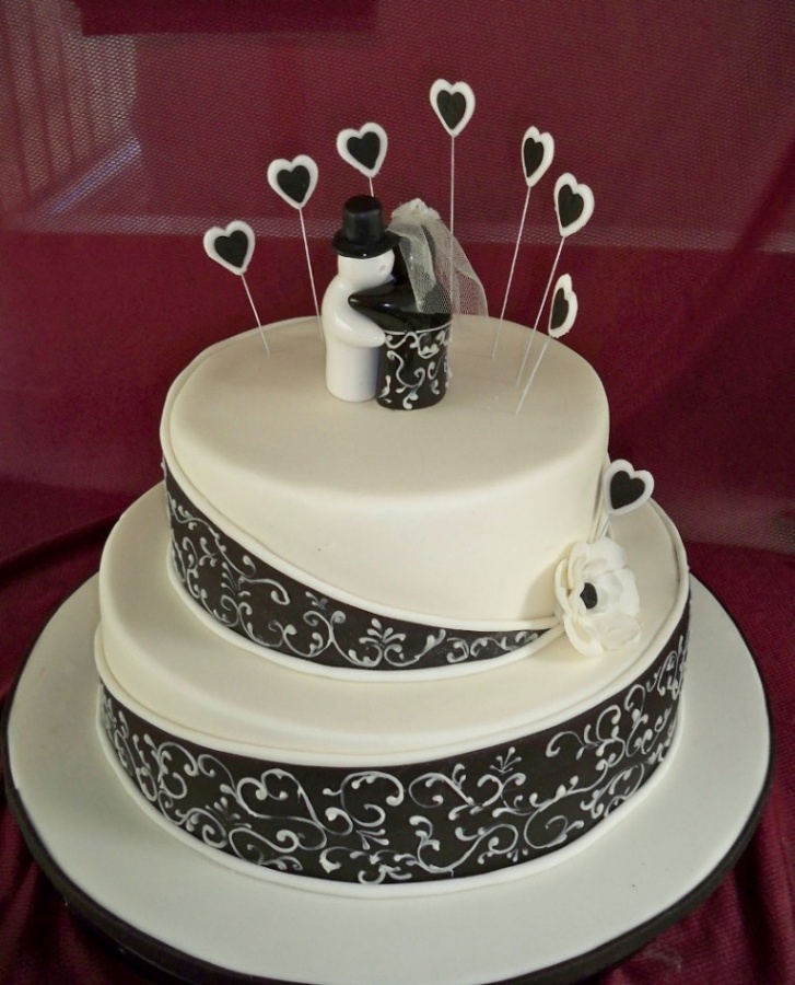 Black-and-White-Wedding-Cakes