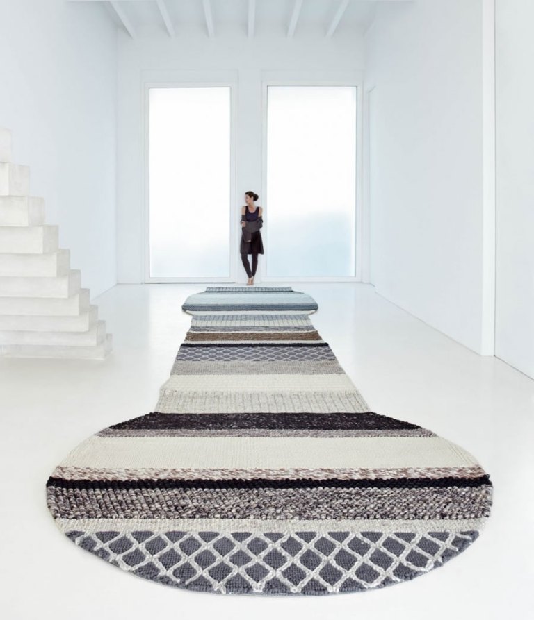 Cool-and-Unique-Rug-Design-for-Home-Interior-Accessories-Mangas-Series-by-Patricia-Urquiola