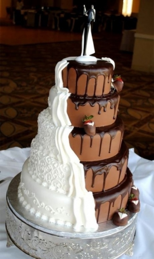 Cool_twist_on_a_wedding_cake_Img01 50 Mouthwatering and Wonderful Wedding Cakes