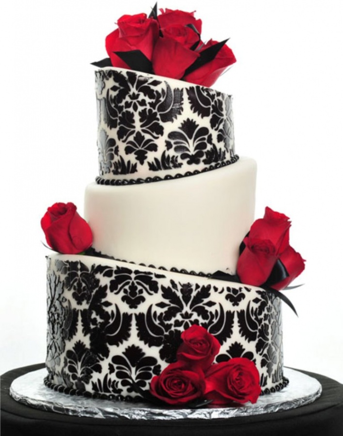 Damask-Pattern-Wedding-cake