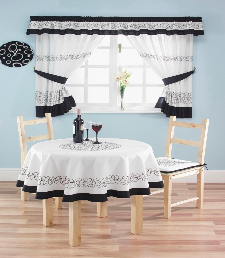 Kitchen Window's Curtain For Privacy And Decoration 15 Deco black curtains