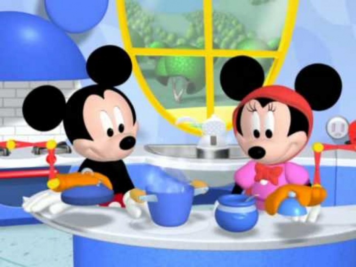 MICKEY_MOUSE_CLUBHOUSE_H_Mini_Kokkinoskoufitsa_Minnie_Red_Riding_Hood_Part_1_GREEK_VERSION_ Mickey Mouse Popular Cartoon Character