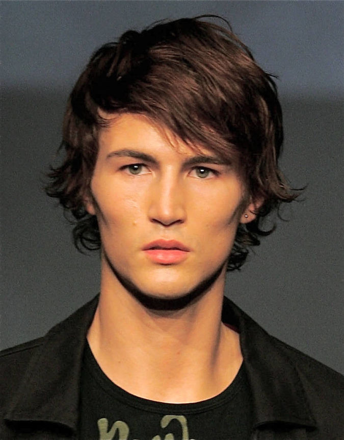 Hairstyles For Men 34 Medium_Shaggy_Hairstyles_10
