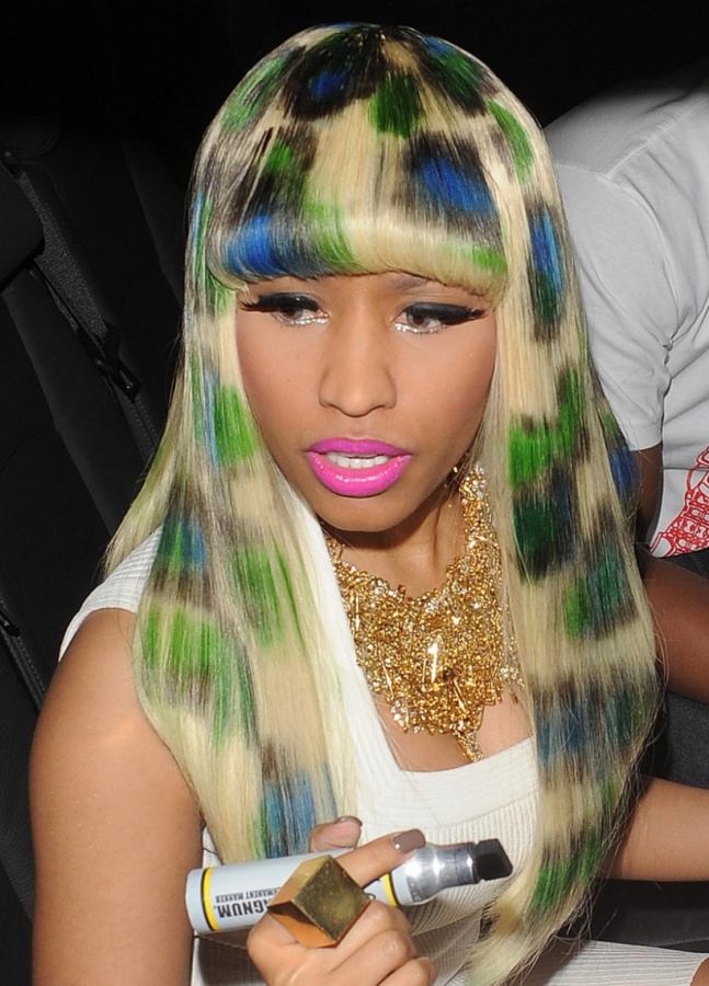 Nicki-Minaj-superbass-lyrics-album-hairstyles-6 Top 25 Weird Hairstyles For Men And Women