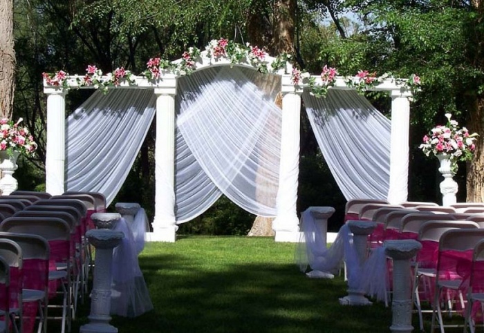 Outdoor-Wedding-Decoration-Ideas-and-Pictures Dazzling and Stunning Outdoor Wedding Decorations