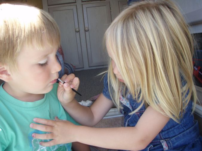 Latest Make Up Art For Kids 2 PC260067