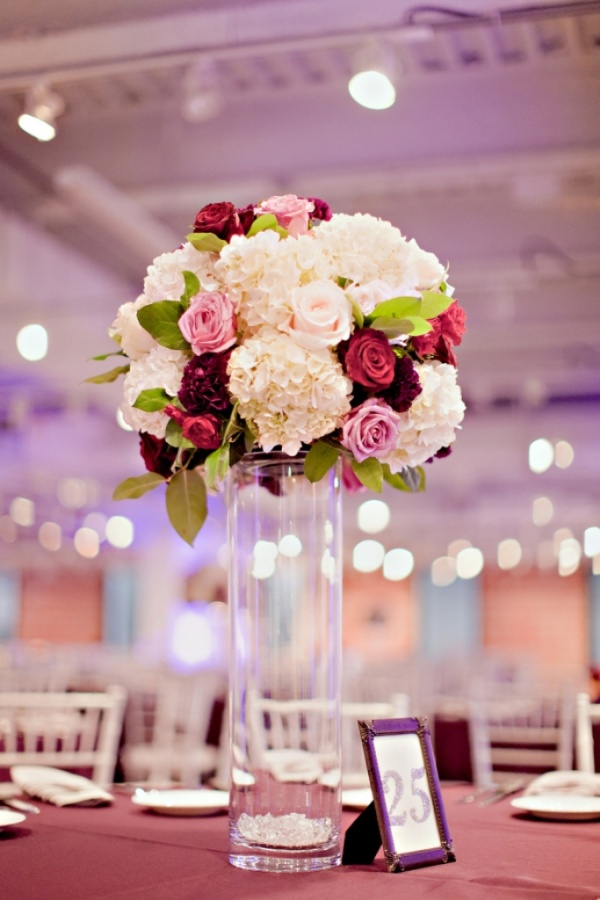 Tall-Hydrangea-and-Rose-Reception-Centerpiece 50 Fabulous and Breathtaking Wedding Centerpieces