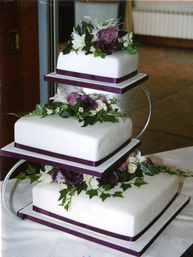 Wedding-cakes-cakes-by-clare-chandler