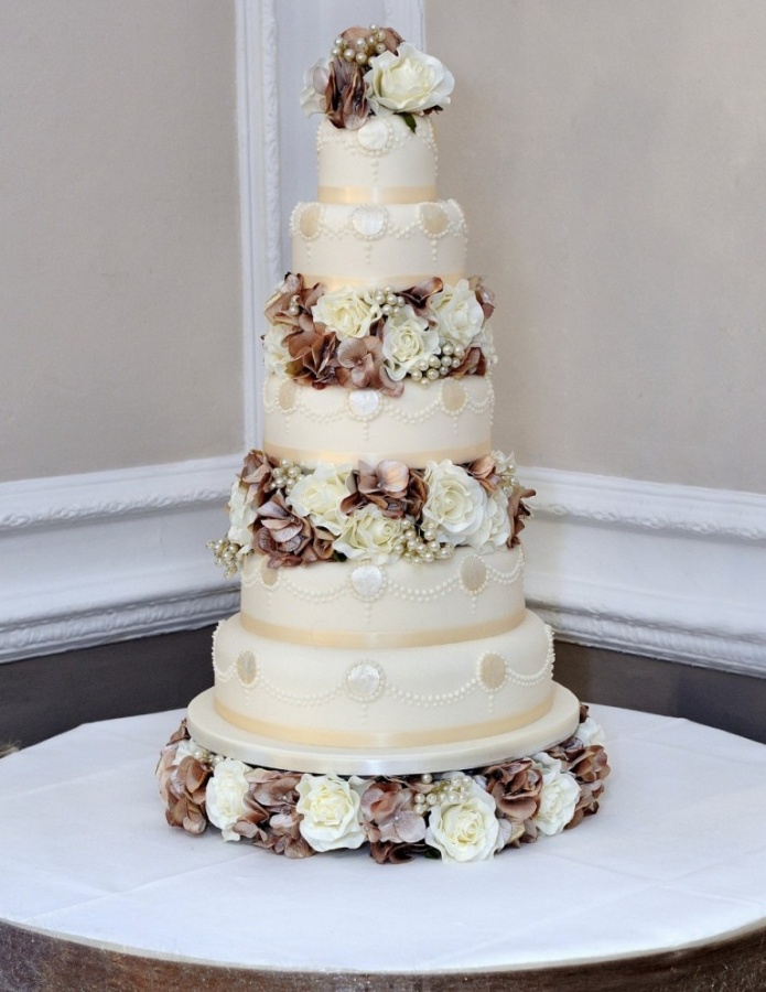 50 Mouthwatering and Wonderful Wedding Cakes 14 WeddingCakes