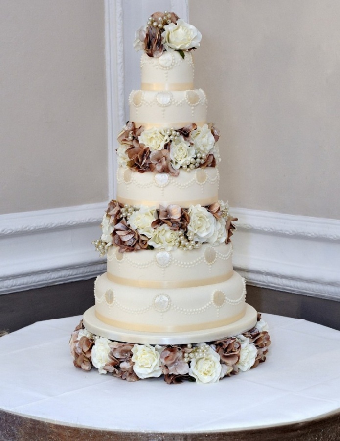 WeddingCakes 50 Mouthwatering and Wonderful Wedding Cakes