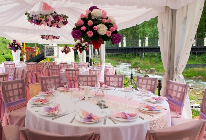 Dazzling and Stunning Outdoor Wedding Decorations 32 bigstock_Wedding_Tables_In_Outdoor