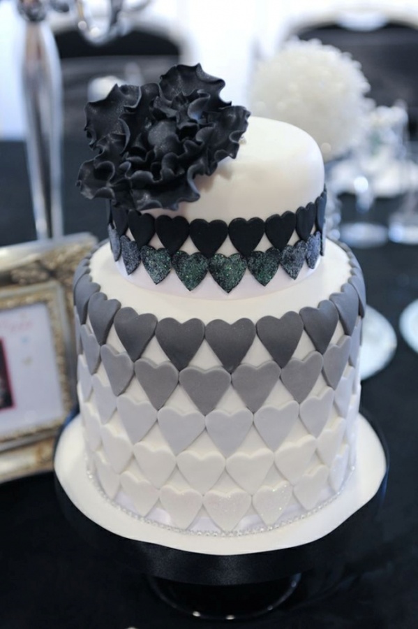black-white-and-gray 50 Mouthwatering and Wonderful Wedding Cakes