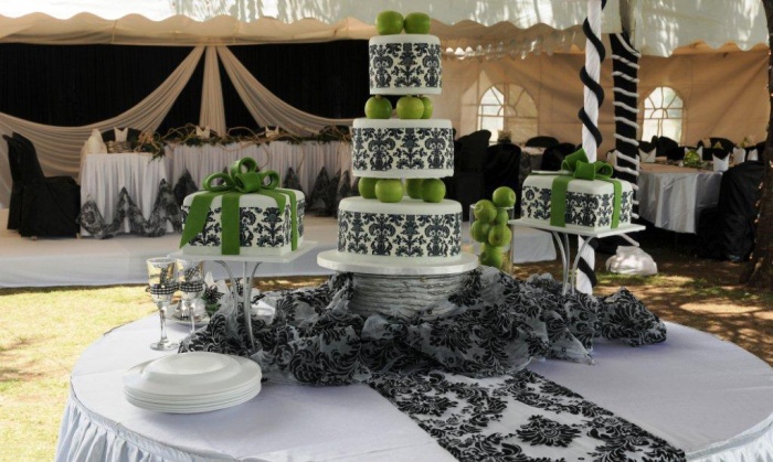 Dazzling and Stunning Outdoor Wedding Decorations 40 cake
