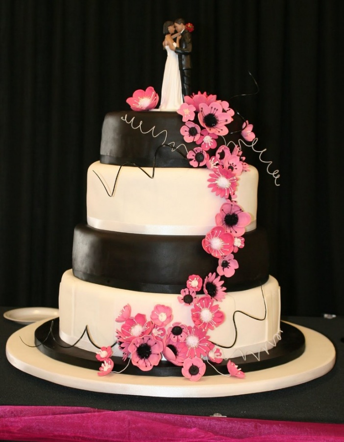 50 Mouthwatering and Wonderful Wedding Cakes 12 cakes-black-and-white-wedding-cake