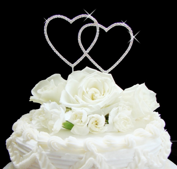 50 Mouthwatering and Wonderful Wedding Cakes 50 diamond topper