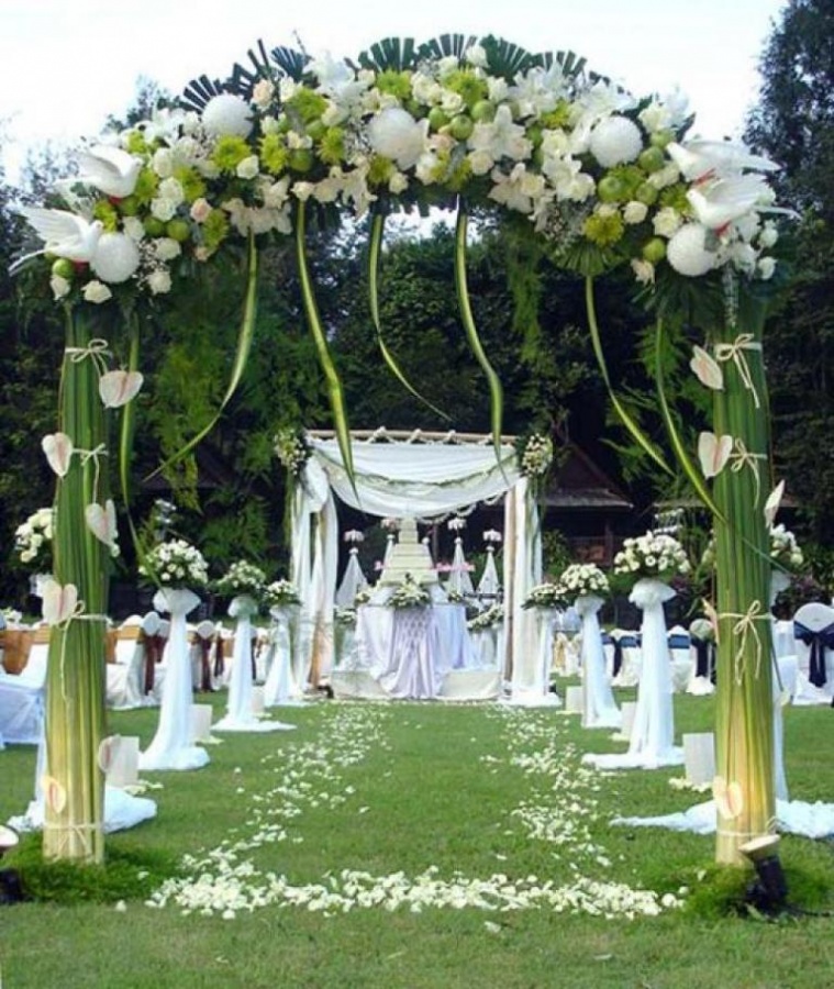 garden-outdoor-wedding-ideas Dazzling and Stunning Outdoor Wedding Decorations