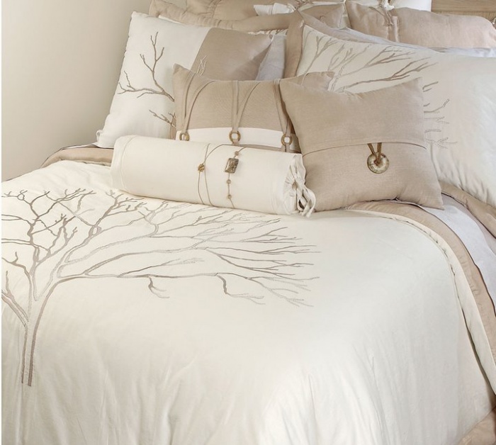 off-white-Beds-Bedsheets-designs Modern Designs Of Luxurious Bed Sheets